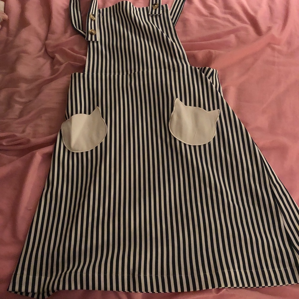 Cat pocket pinafore